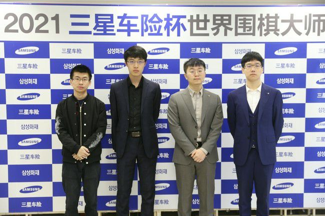 贝热尼丝·贝乔([过往])、苏珊娜·克莱蒙([妈咪])主演的新片[游戏](Le Jeu，暂译)已于上月开拍。弗雷德·卡瓦耶([吝啬鬼])执导，片子改编自意年夜利影片[完善目生人]。讲述几对情侣伴侣在晚饭时玩了一个游戏，要求把手机放桌上，并分享彼此的短信、来电和邮件。而该游戏最后成了一场恶梦。其他主演还包罗斯特凡·德巴、樊尚·埃尔巴兹、格莱高利·嘉德波瓦、罗什迪·泽姆等人。